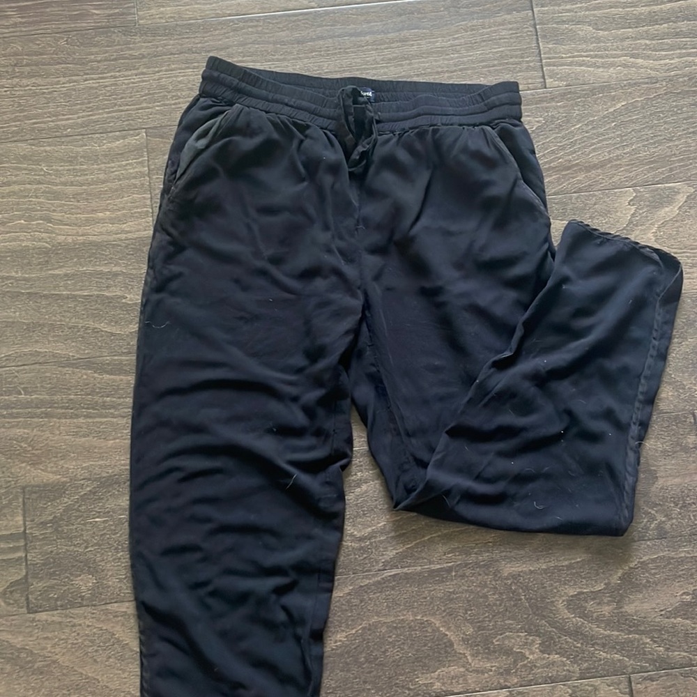 Madewell black joggers size small. Fits like a medium